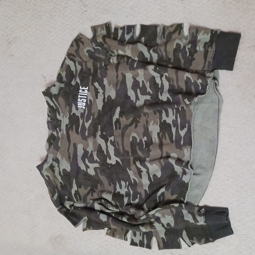 Girls camo Justice hoodie size 14/16